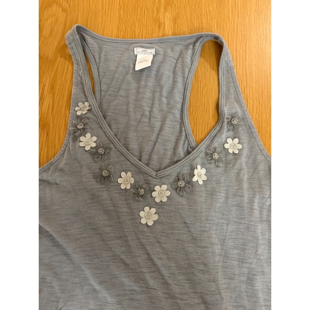 Aerie Pretty Luxuries Floral Top Women's M Gray Sleeveless Viscose - Picture 3 of 5